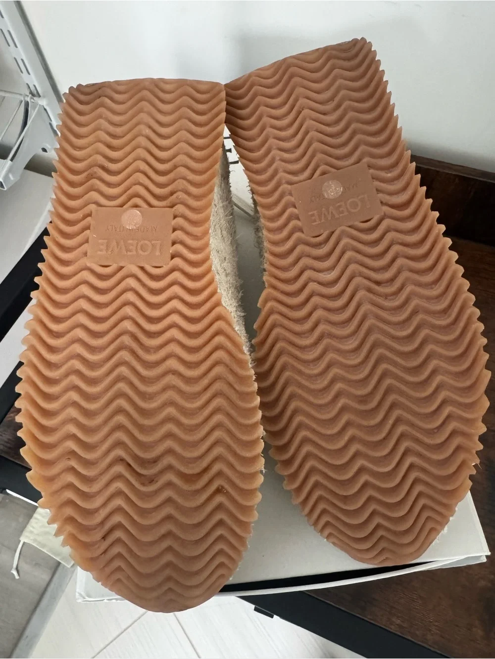 AUTHENTIC: Loewe Cream and White Low-Top Sneakers